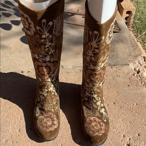 Brown embroidered boots